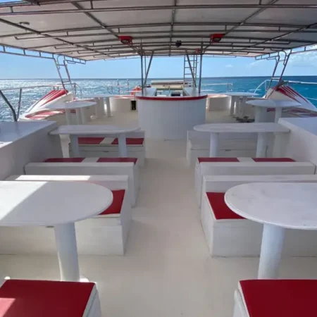 adventure-jacuzzi-catamaran-05