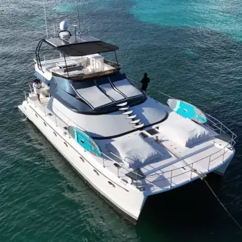 Discover the Master Prowler 50, a spacious and stable yacht offering private full-day