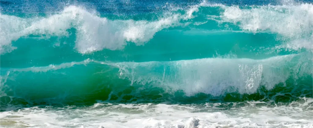 waves-crashing-1410x580