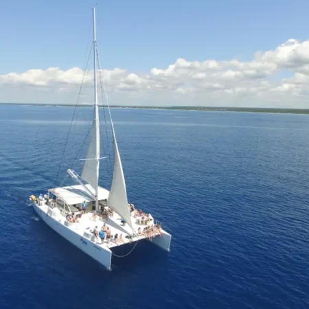 windrunner-sailing-satamaran-02x1024x576