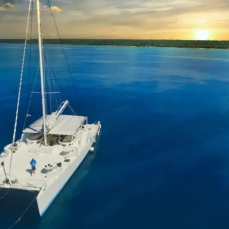 windrunner-sailing-satamaran-1024x577